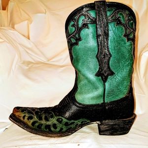 Ariat short boots turquoise with black distressed